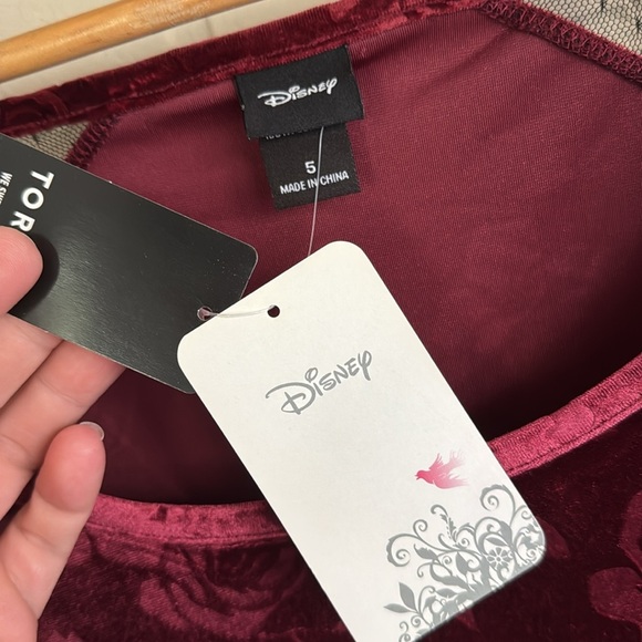 Torrid Minnie Mouse velvet dress red floral rose cold shoulder size 5x 28 NEW - Picture 5 of 6